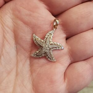 Yellow 14k gold pave and diamonds starfish pendant